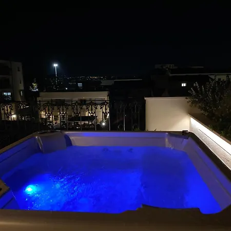 Avenue Luxury Townhouse